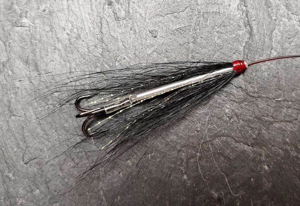 Sea Trout Tube with free swinging treble hook